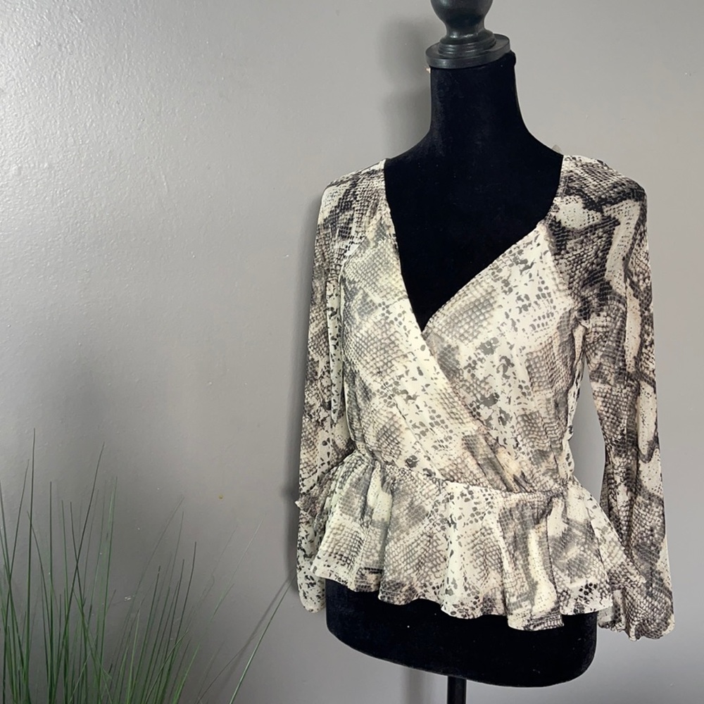 Snake print flare sleeve top